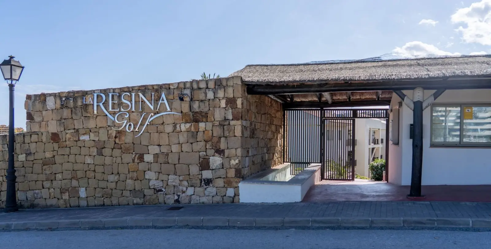 Venta de apartamento en planta baja en Estepona 30
