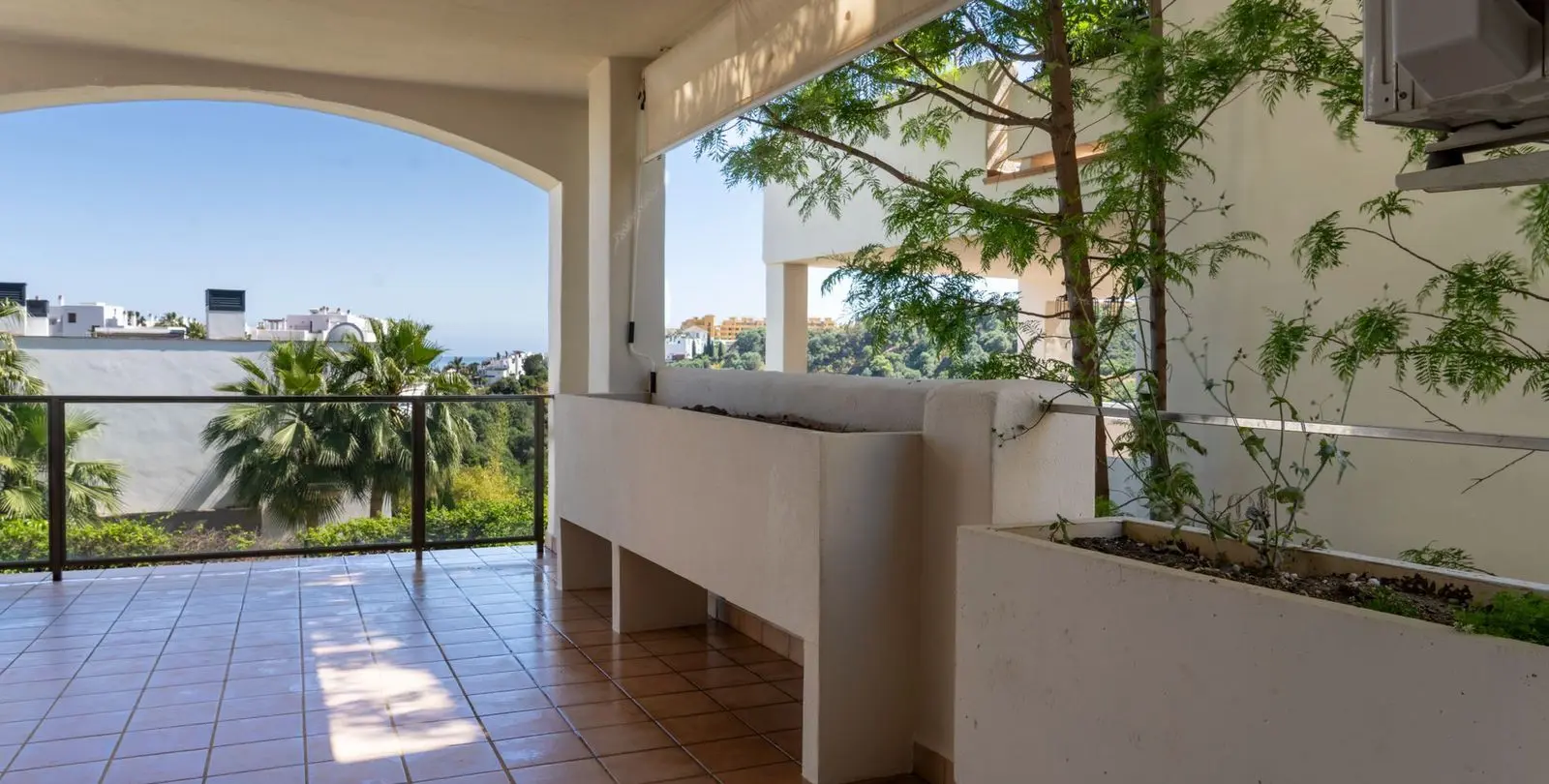 Venta de apartamento en planta baja en Estepona 45