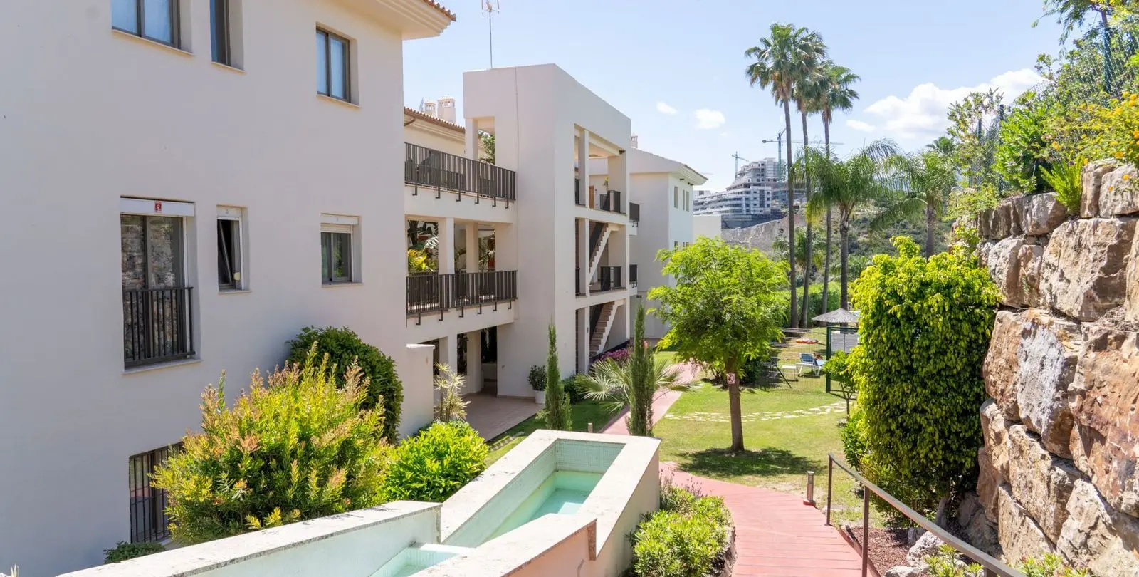 Venta de apartamento en planta baja en Estepona 47