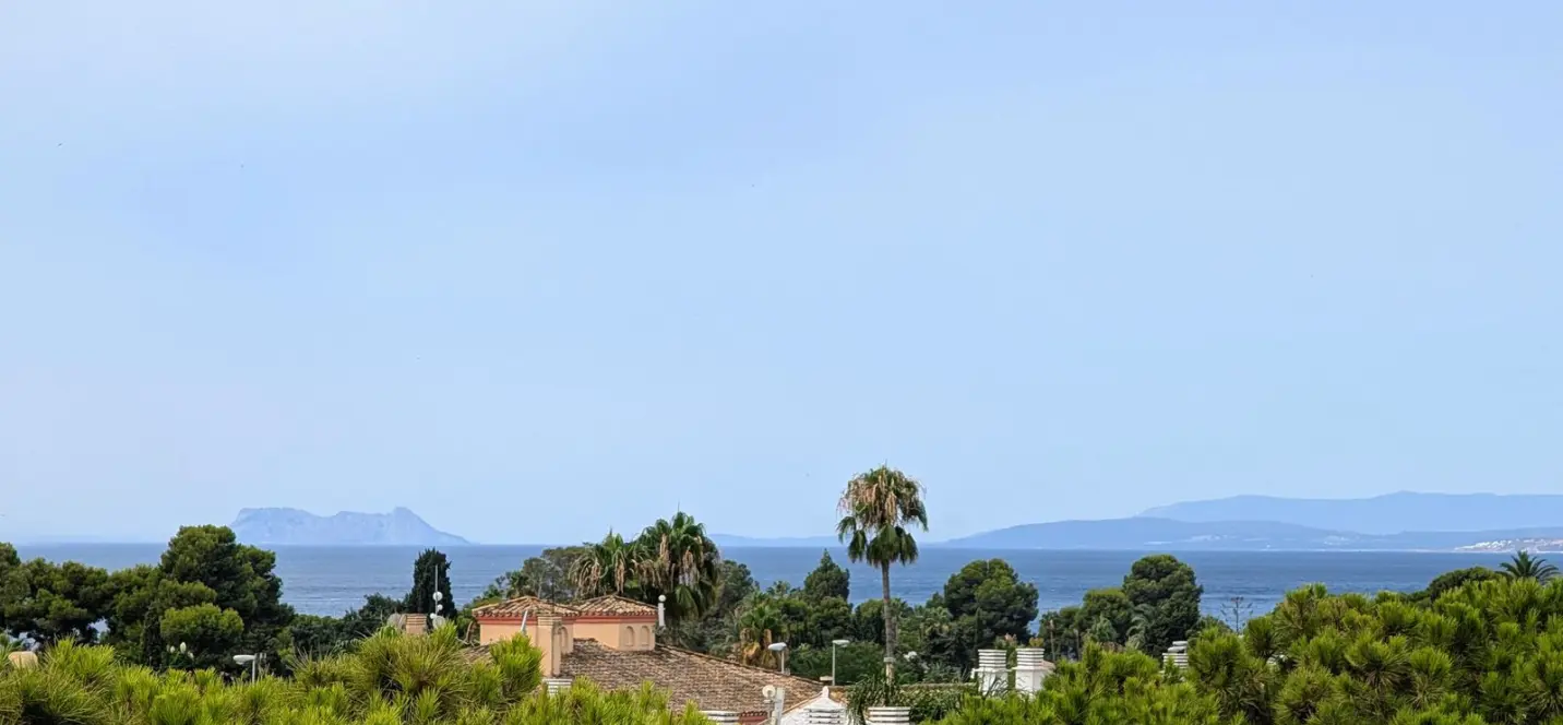 Sale of penthouse in New Golden Mile 0