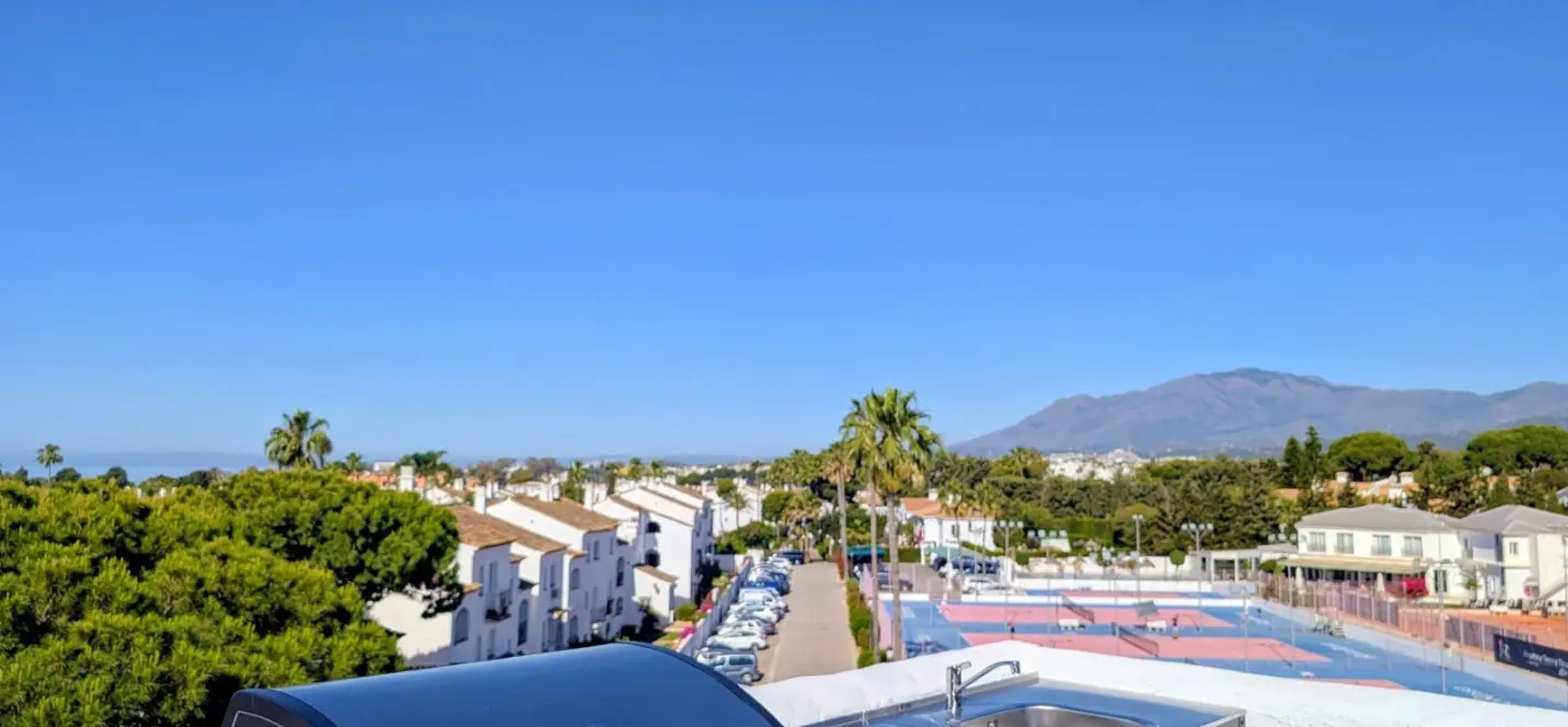 Sale of penthouse in New Golden Mile 3