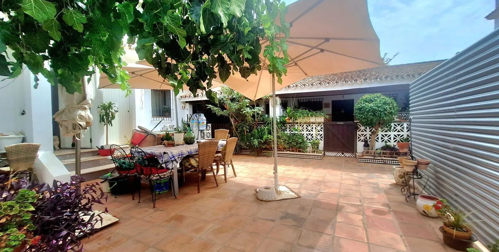 Sale of detached villa in Costabella 9