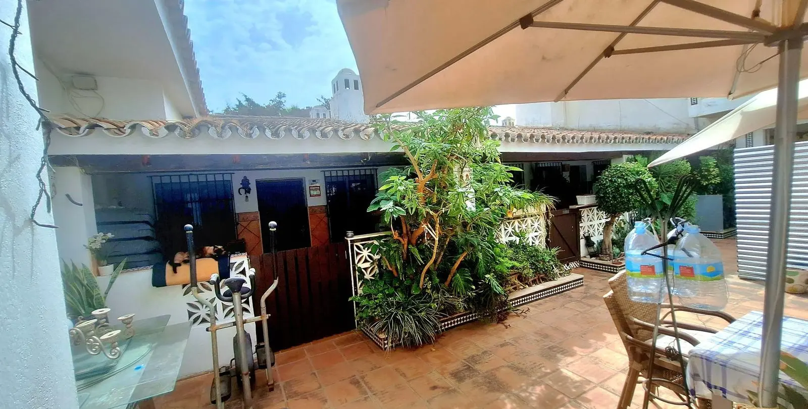 Sale of detached villa in Costabella 10