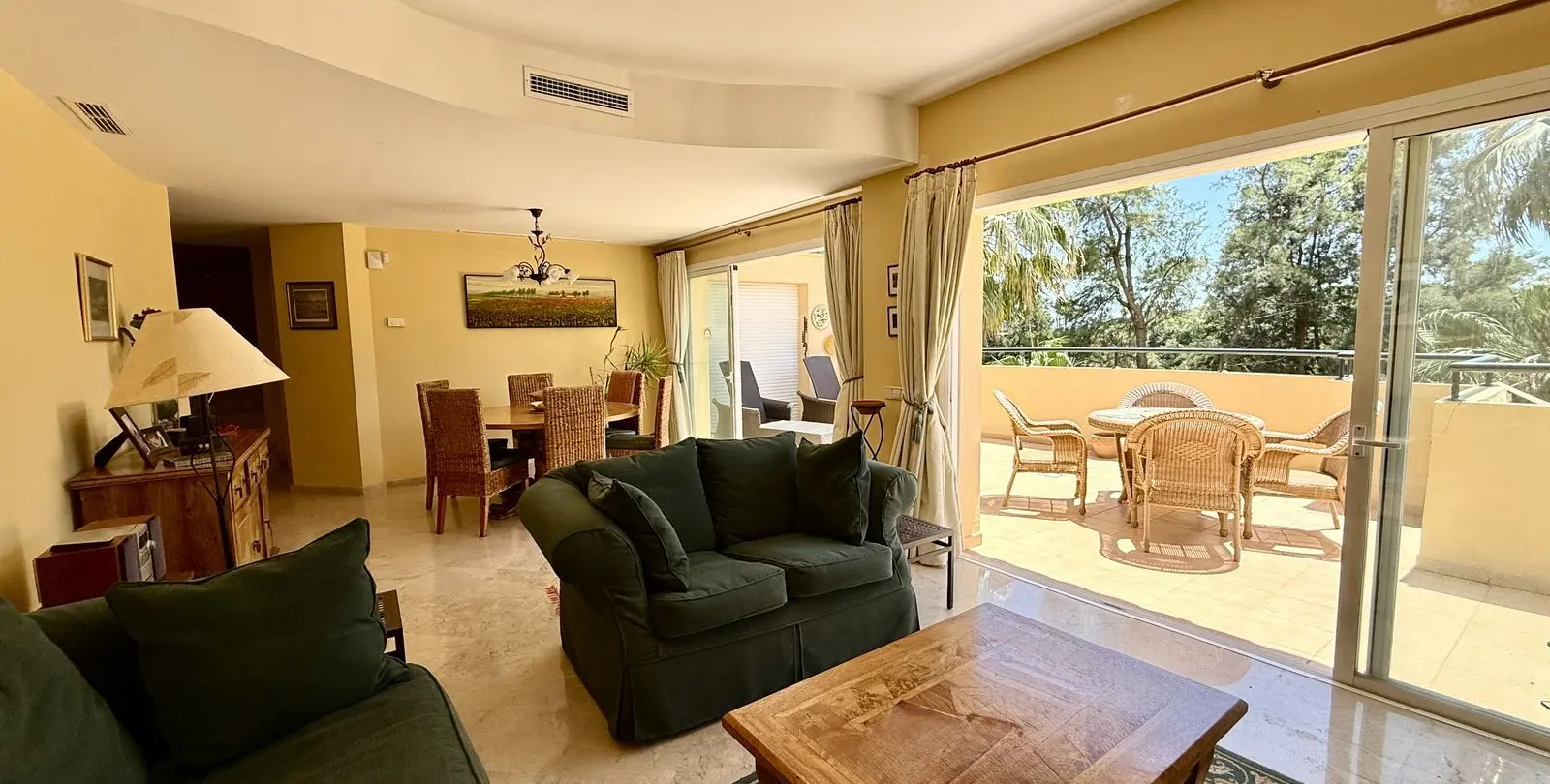 Sale of penthouse in Río Real 12