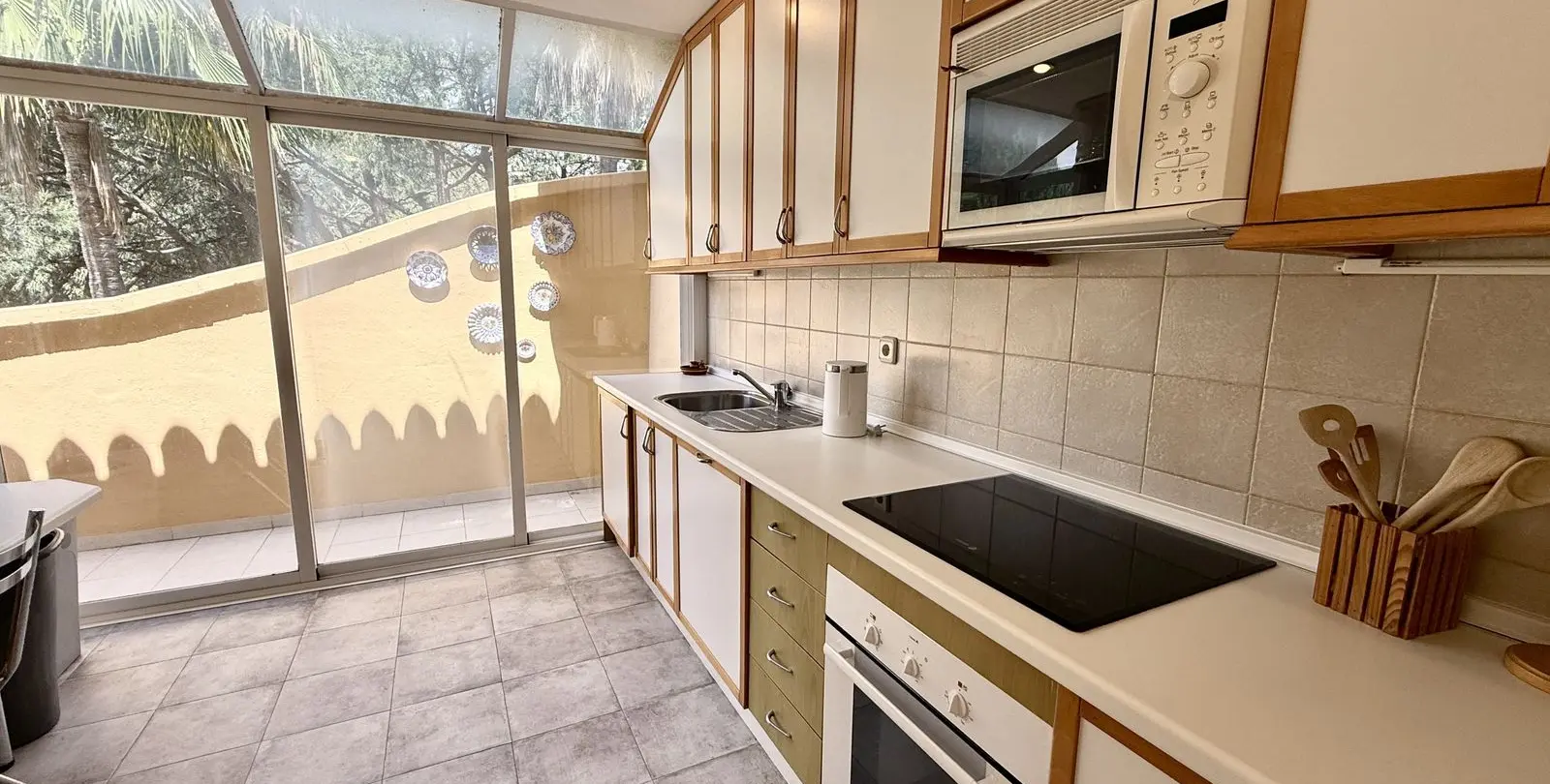 Sale of penthouse in Río Real 21