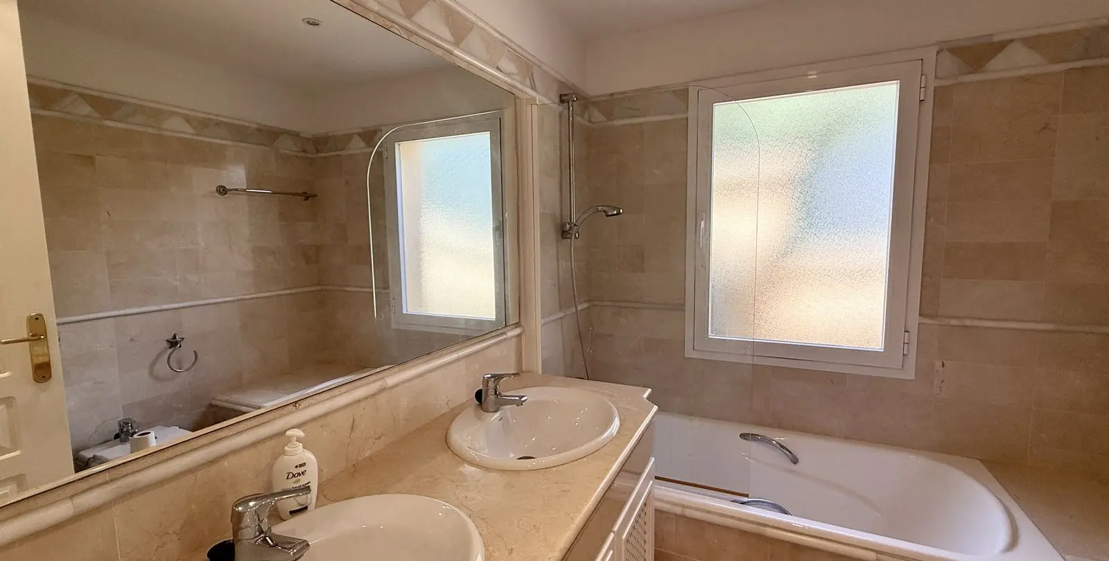 Sale of penthouse in Río Real 29