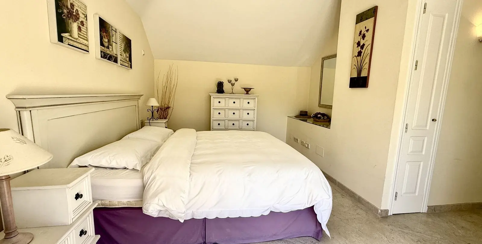 Sale of penthouse in Río Real 41