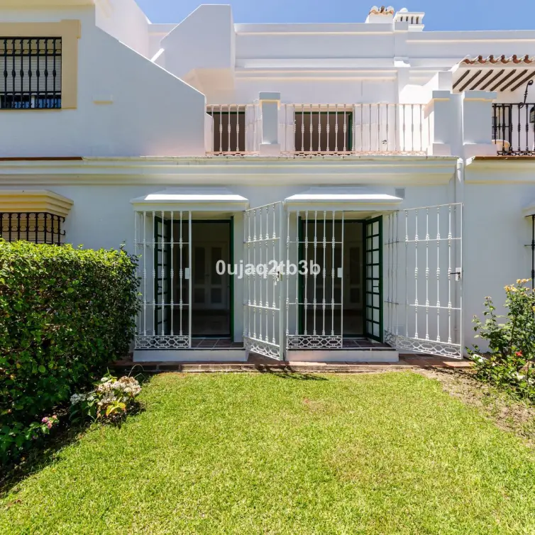 Venta de adosado en Aloha