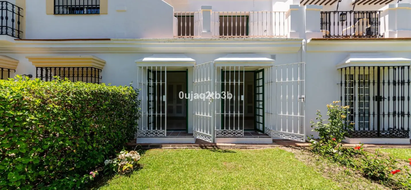 Venta de adosado en Aloha 2