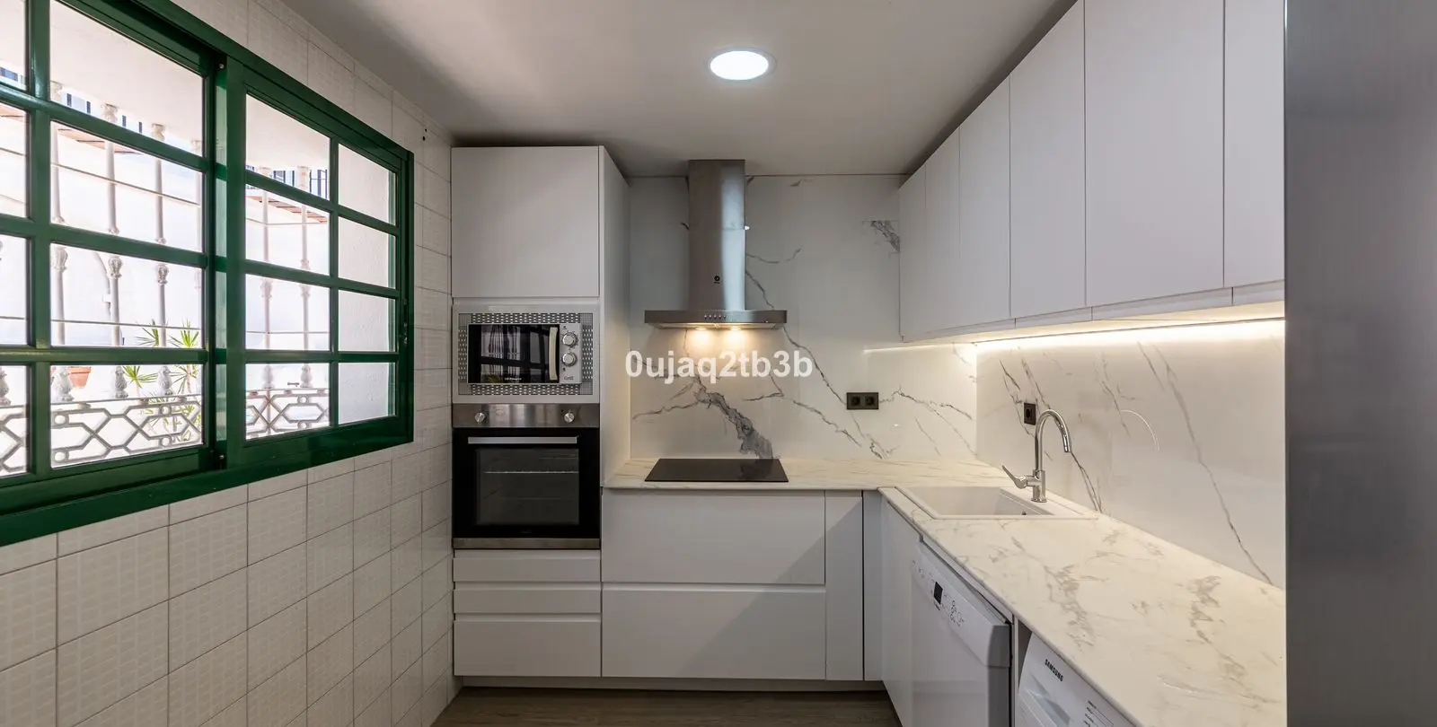 Long-term rent of townhouse in Aloha 12