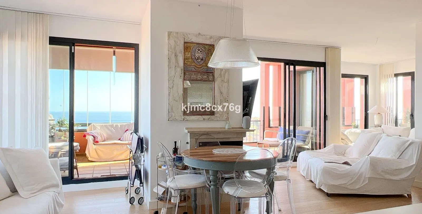 Sale of middle floor apartment in Calahonda 10