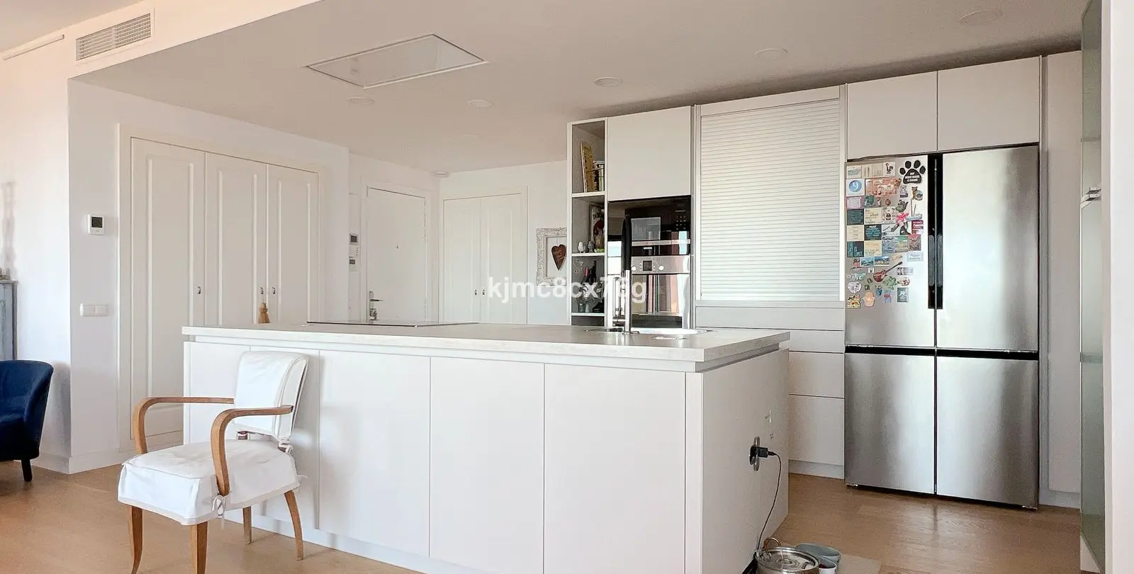 Sale of middle floor apartment in Calahonda 20