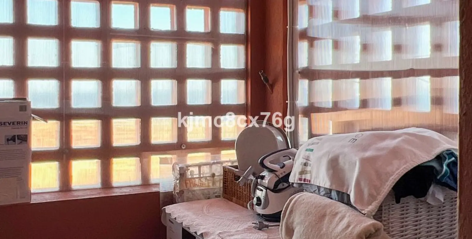 Sale of middle floor apartment in Calahonda 21