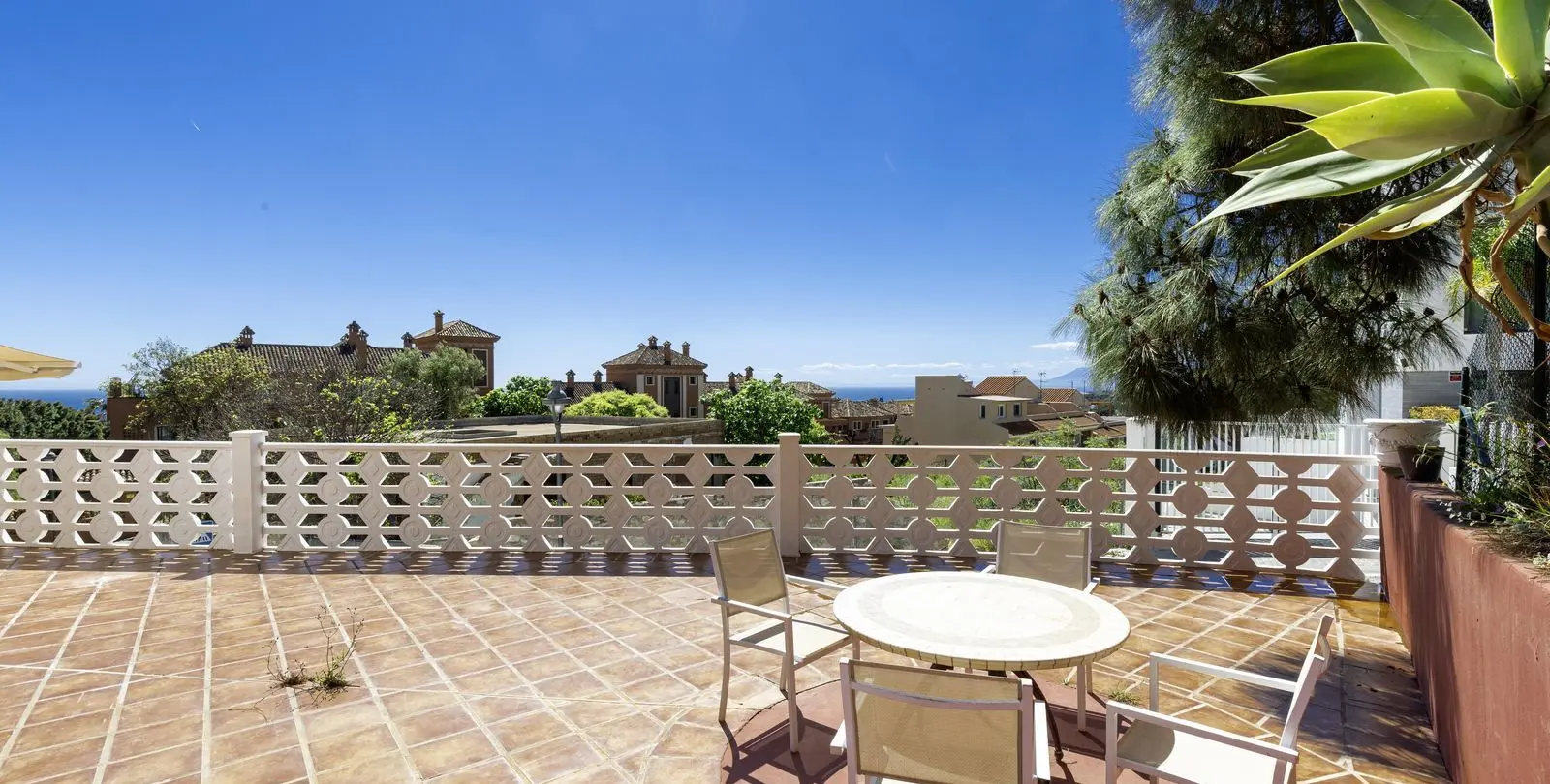 Sale of detached villa in Marbella 4