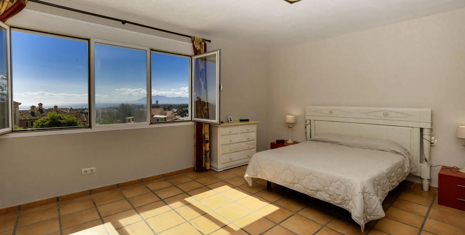 Sale of detached villa in Marbella 24