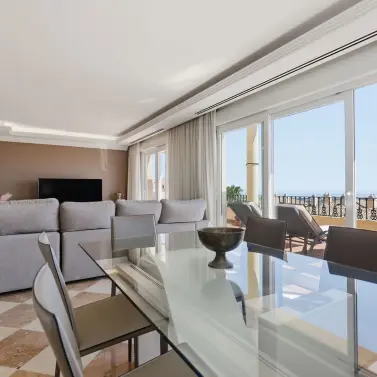 Venta de ático dúplex en Nueva Andalucía