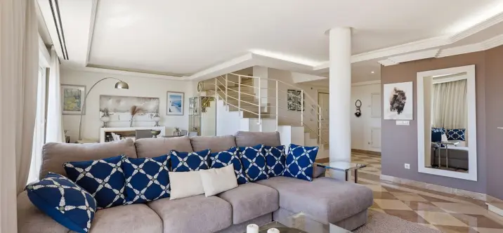 Venta de ático dúplex en Nueva Andalucía 4