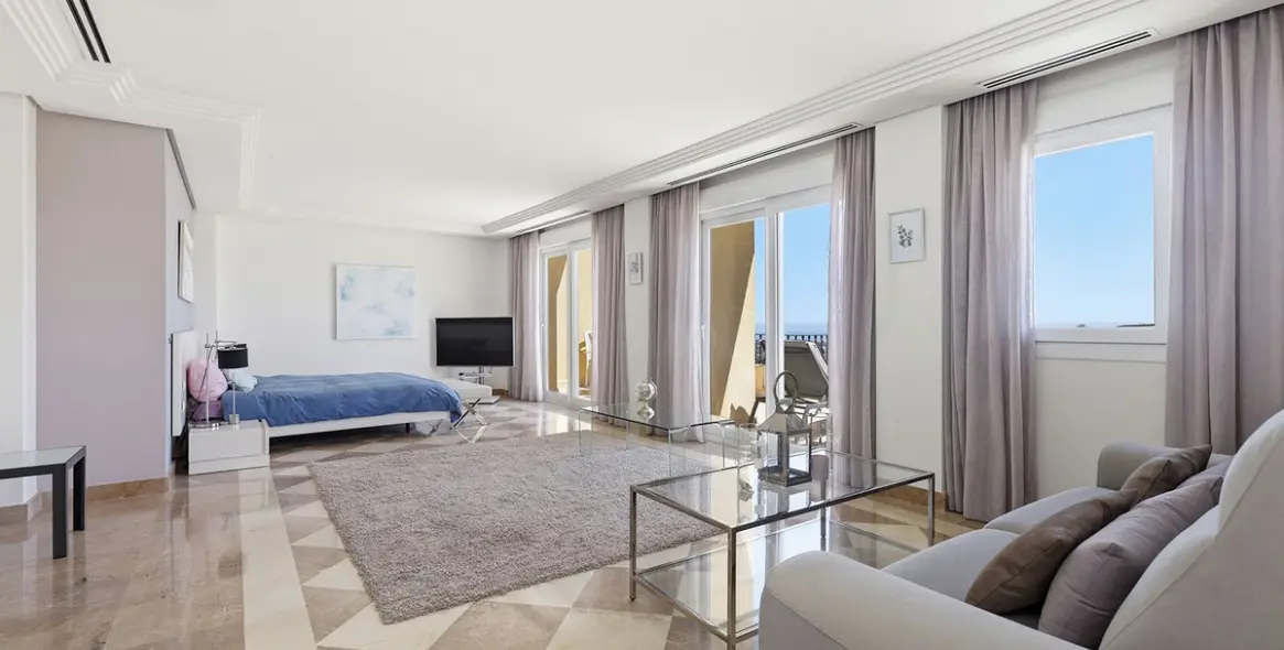 Sale of penthouse duplex in Nueva Andalucía 27