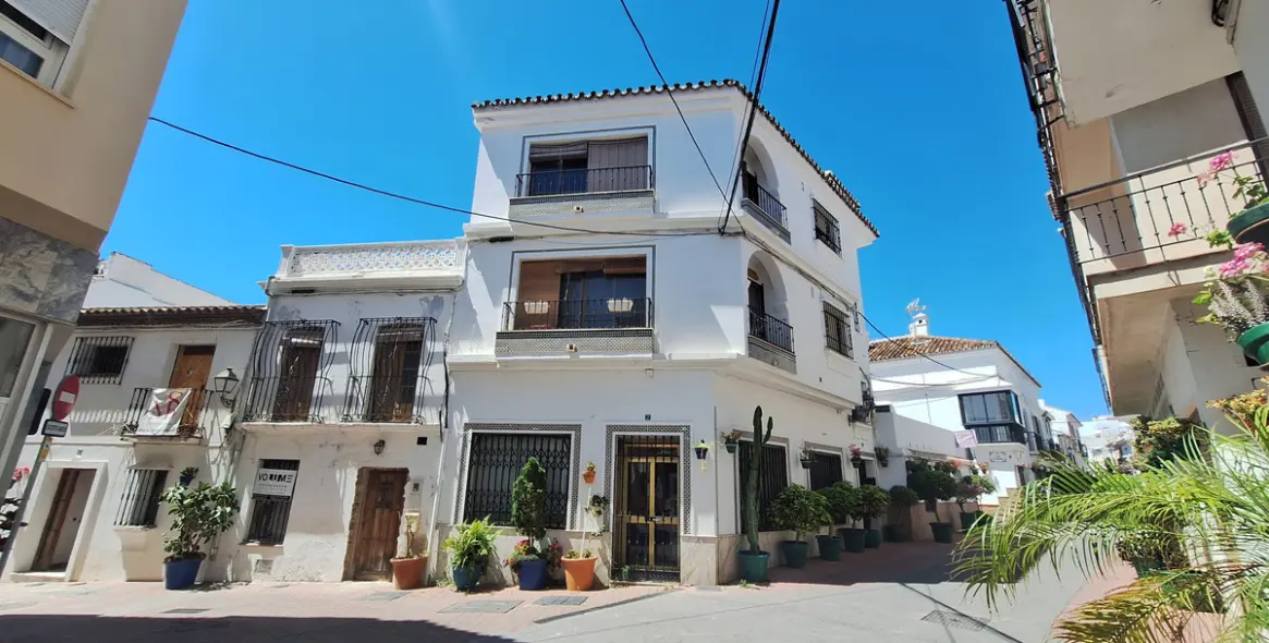 Sale of other in Estepona 1