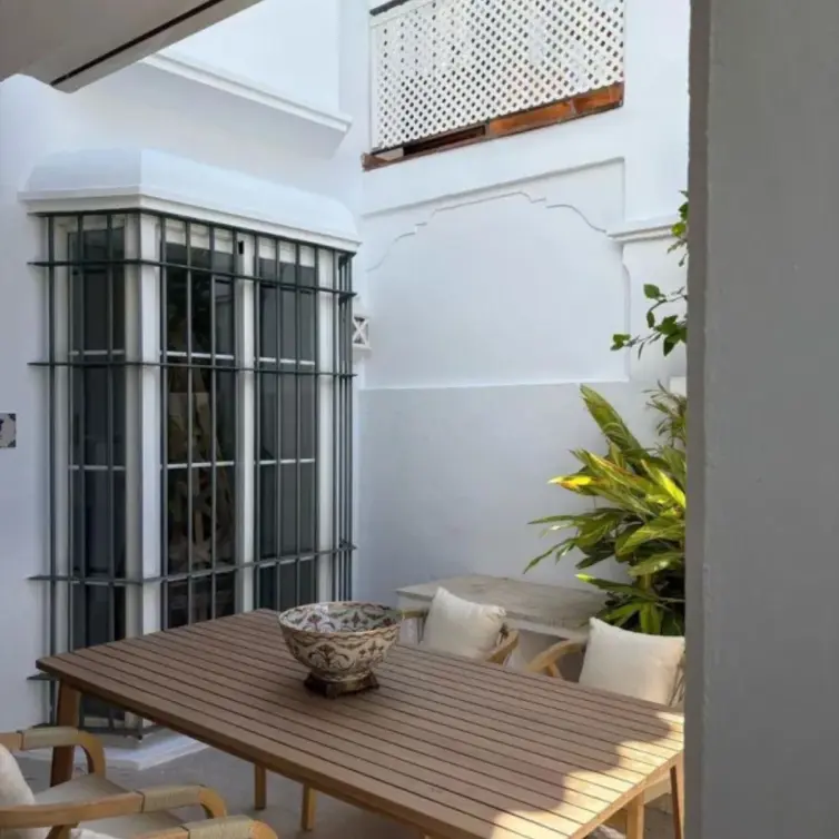 Продажа дома на две семьи в Marbella
