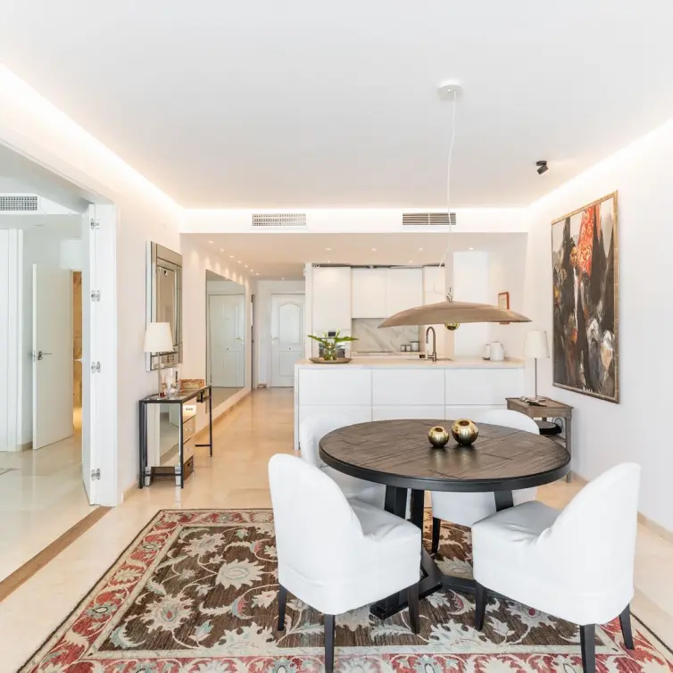 Продажа апартаментов на среднем этаже в Estepona