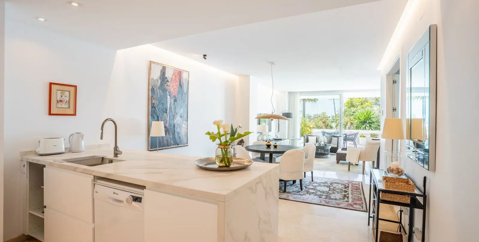 Продажа апартаментов на среднем этаже в Estepona 5