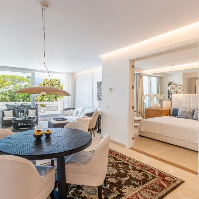 Продажа апартаментов на среднем этаже в Estepona