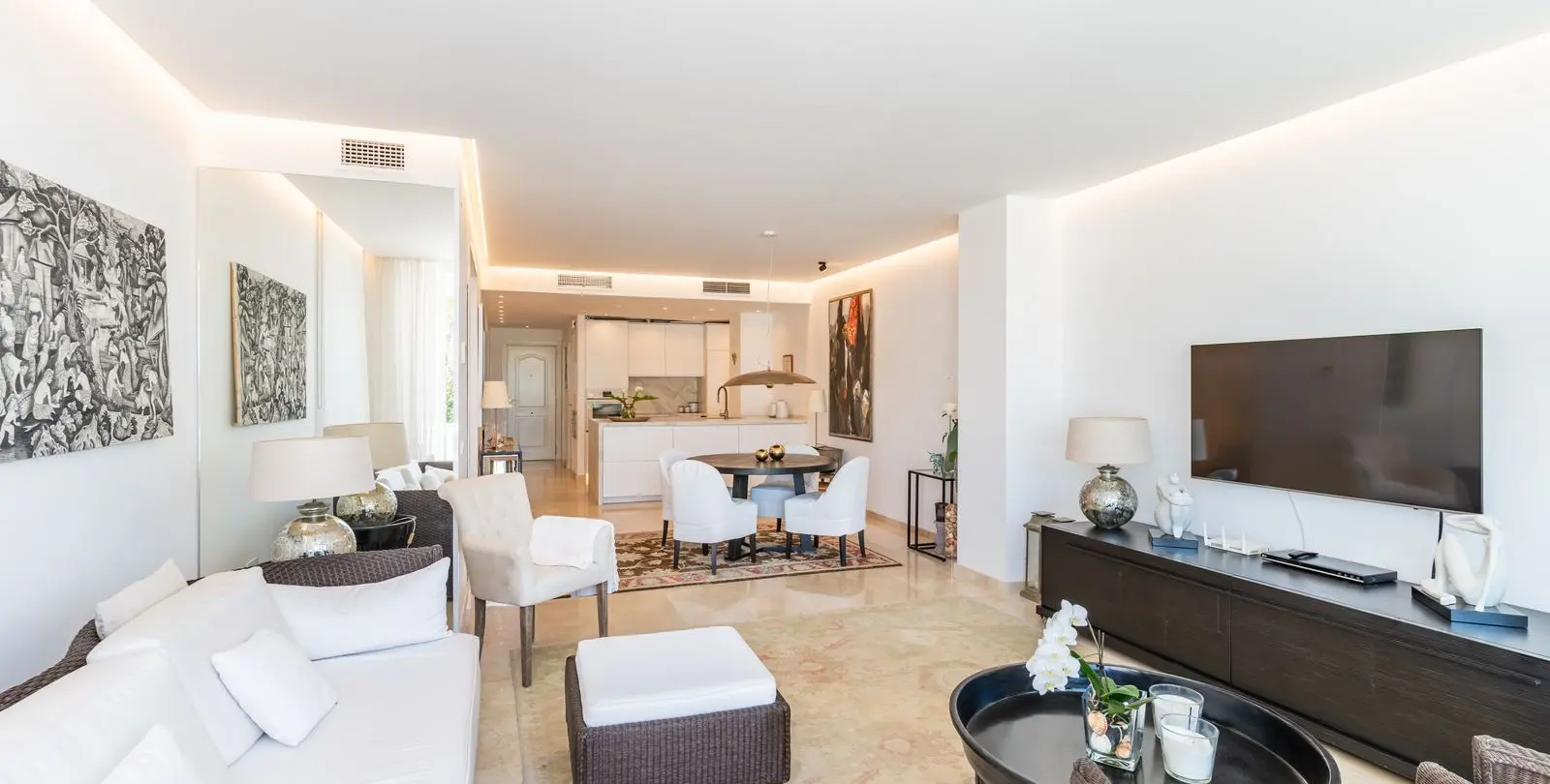 Продажа апартаментов на среднем этаже в Estepona 8