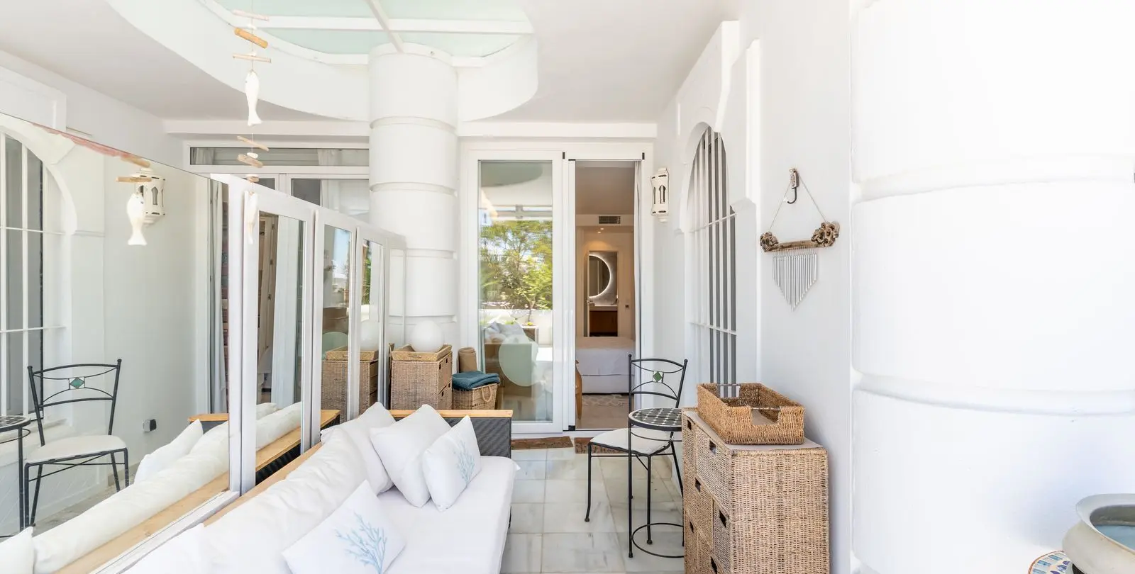 Продажа апартаментов на среднем этаже в Estepona 17