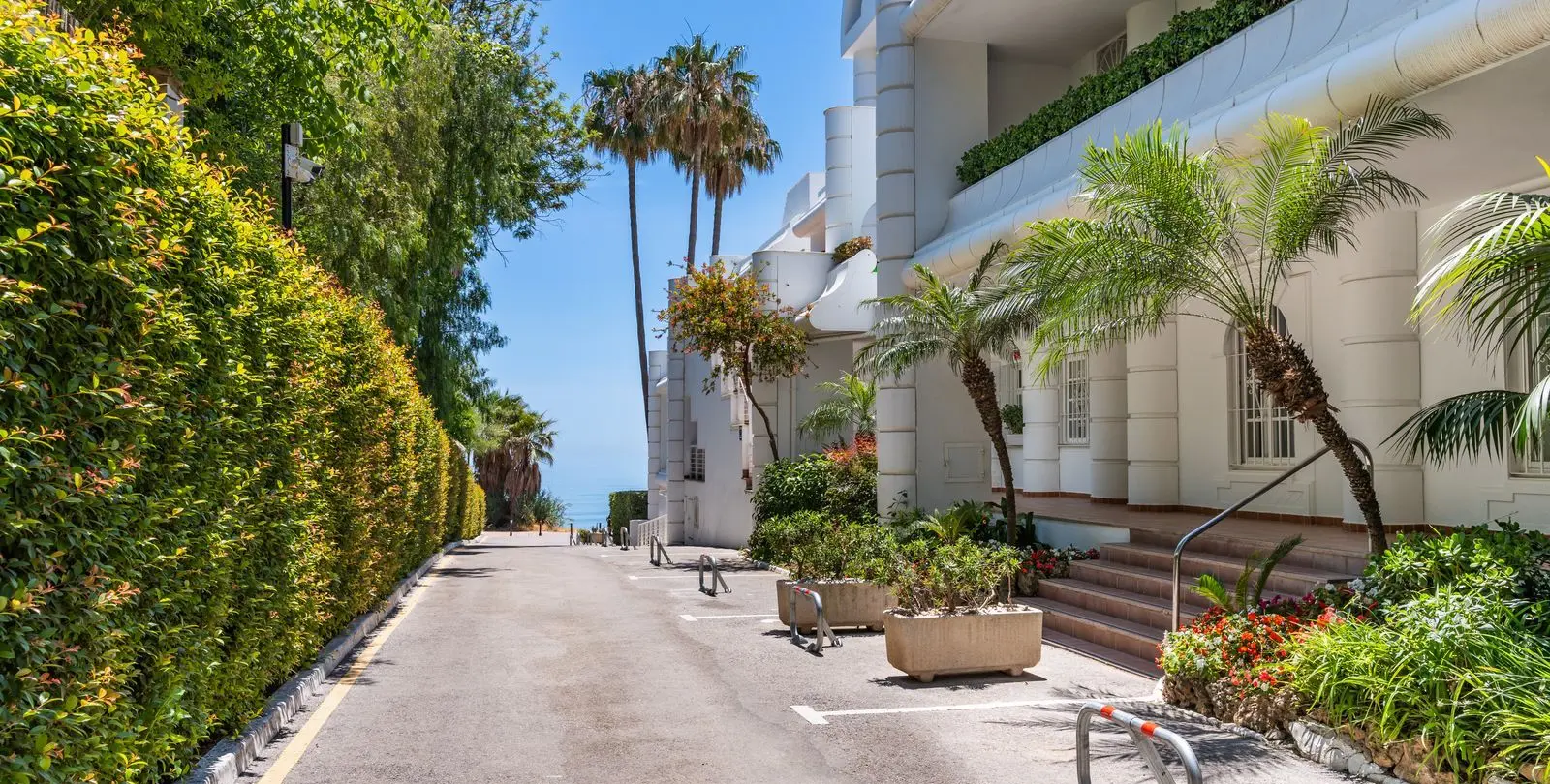 Продажа апартаментов на среднем этаже в Estepona 20