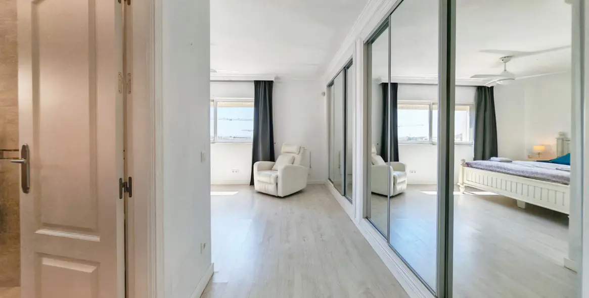 Sale of detached villa in El Chaparral 10