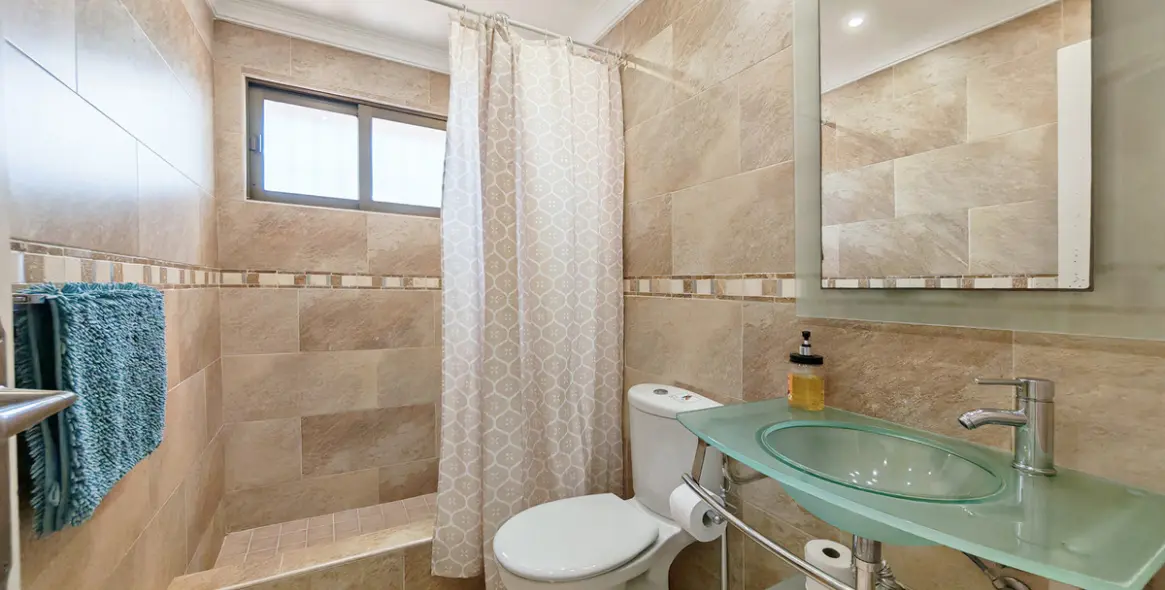 Sale of detached villa in El Chaparral 13