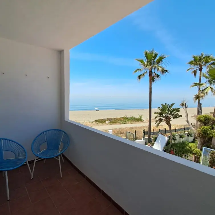 Sale of detached villa in Estepona