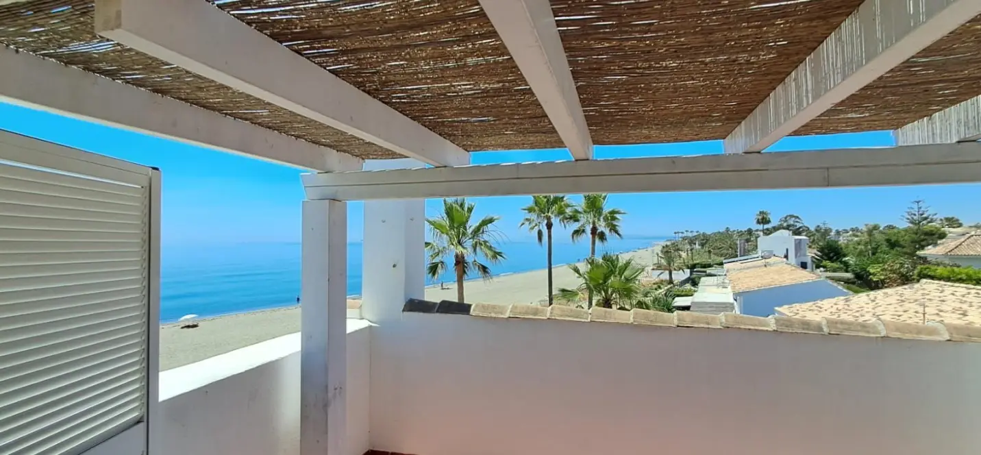 Sale of detached villa in Estepona 3