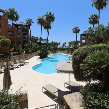 Venta de apartamento en planta baja en San Pedro de Alcántara
