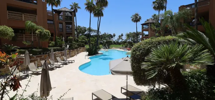 Venta de apartamento en planta baja en San Pedro de Alcántara 4