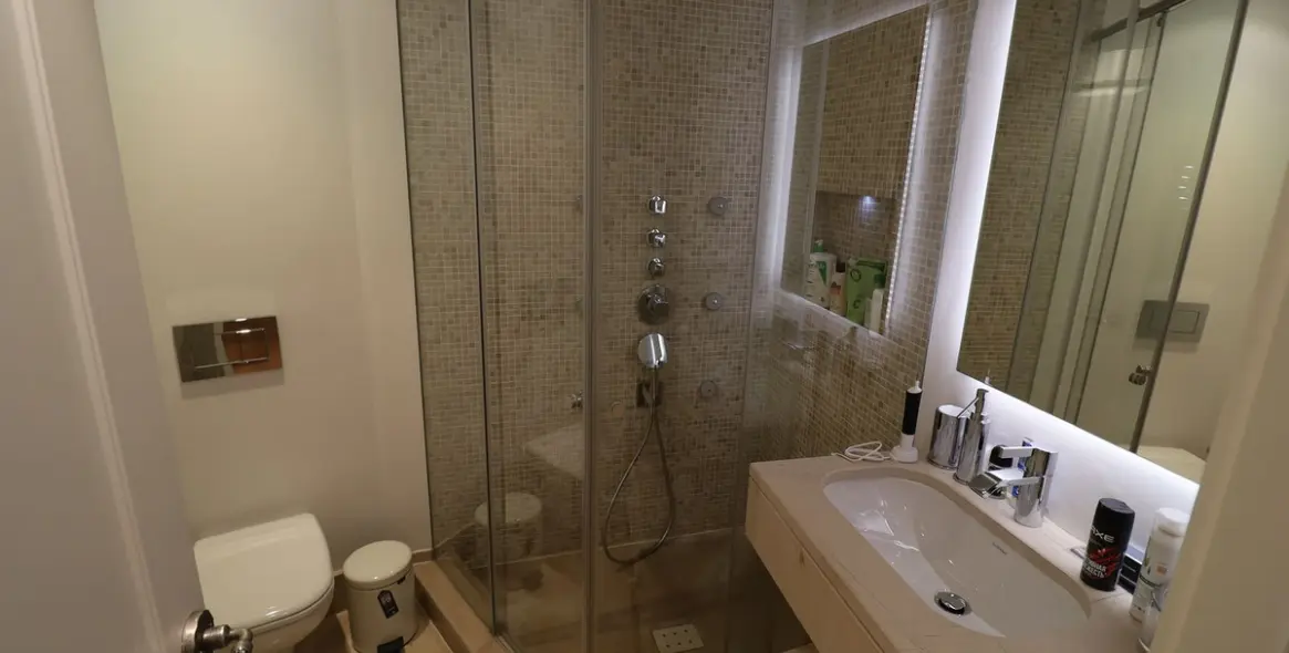 Venta de apartamento en planta baja en San Pedro de Alcántara 25