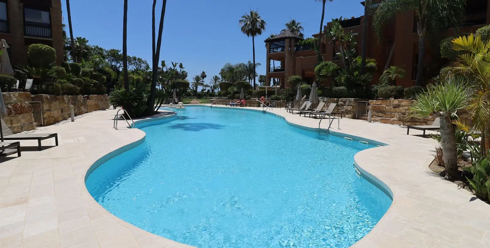 Venta de apartamento en planta baja en San Pedro de Alcántara 4