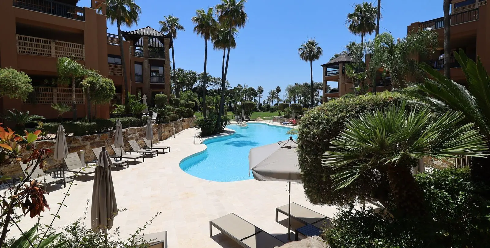Venta de apartamento en planta baja en San Pedro de Alcántara 5