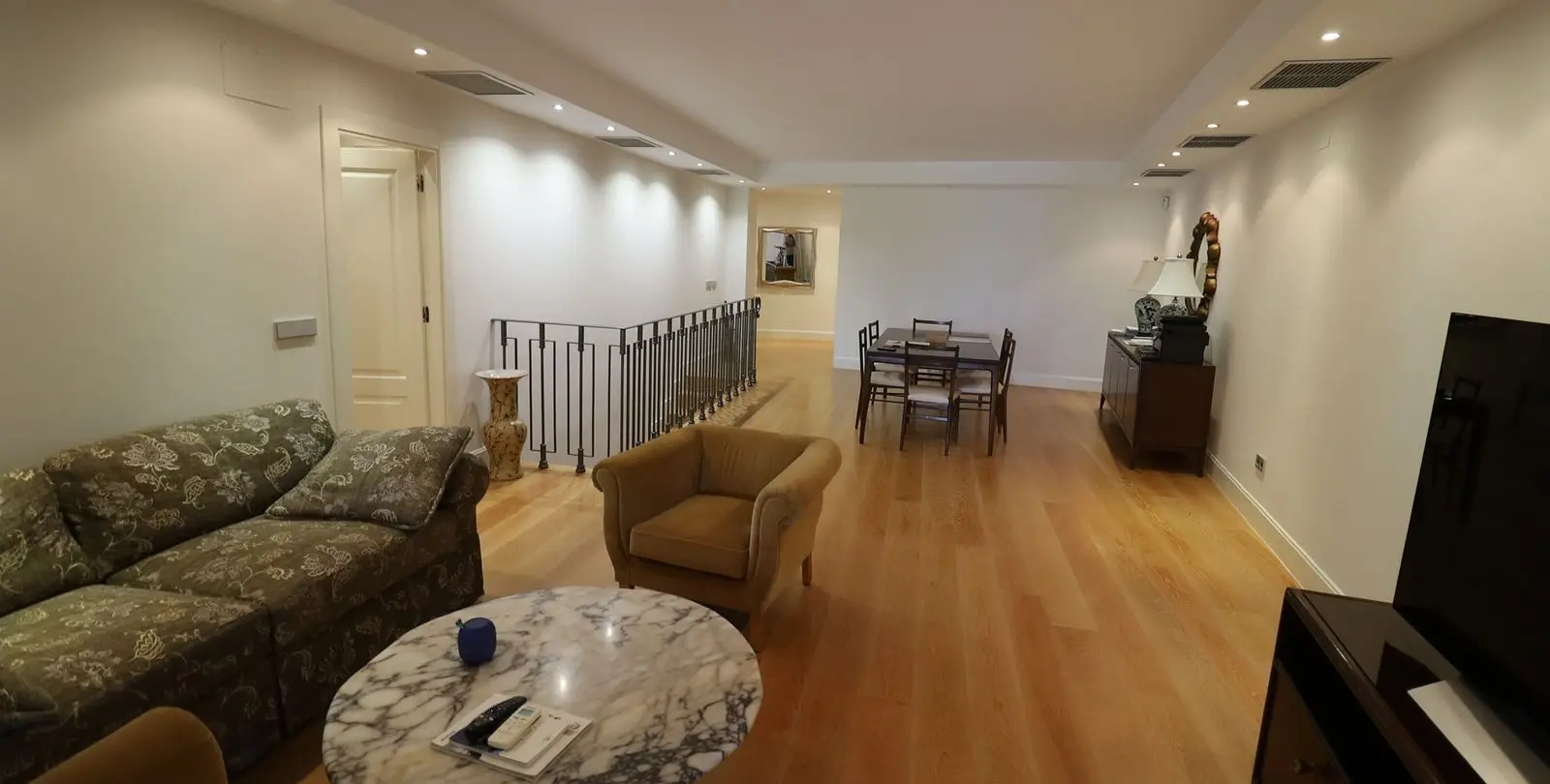 Venta de apartamento en planta baja en San Pedro de Alcántara 14