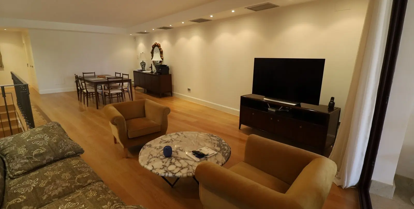 Venta de apartamento en planta baja en San Pedro de Alcántara 17