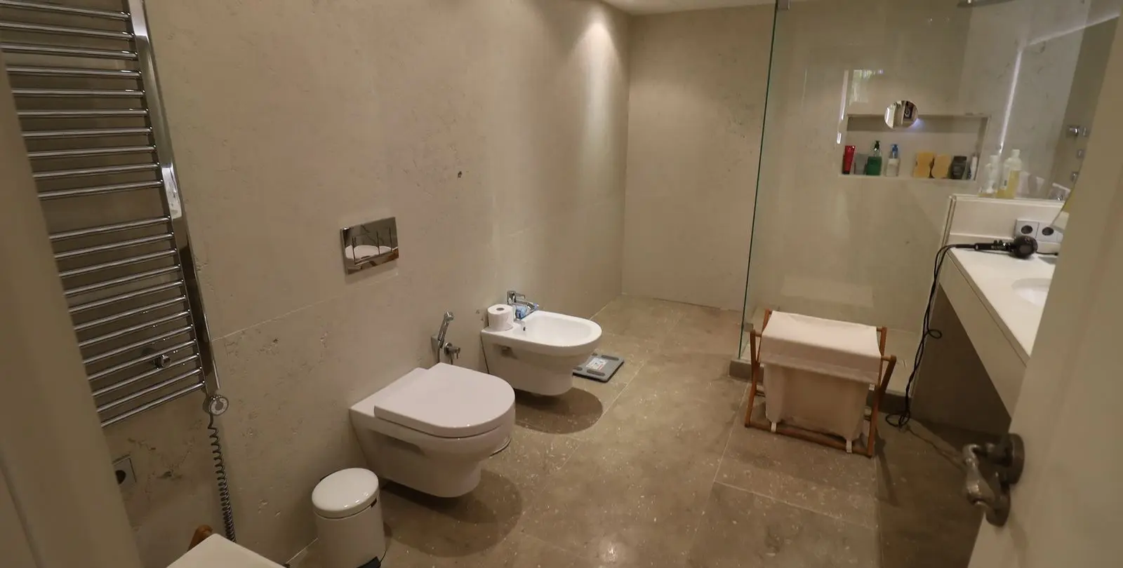 Venta de apartamento en planta baja en San Pedro de Alcántara 21