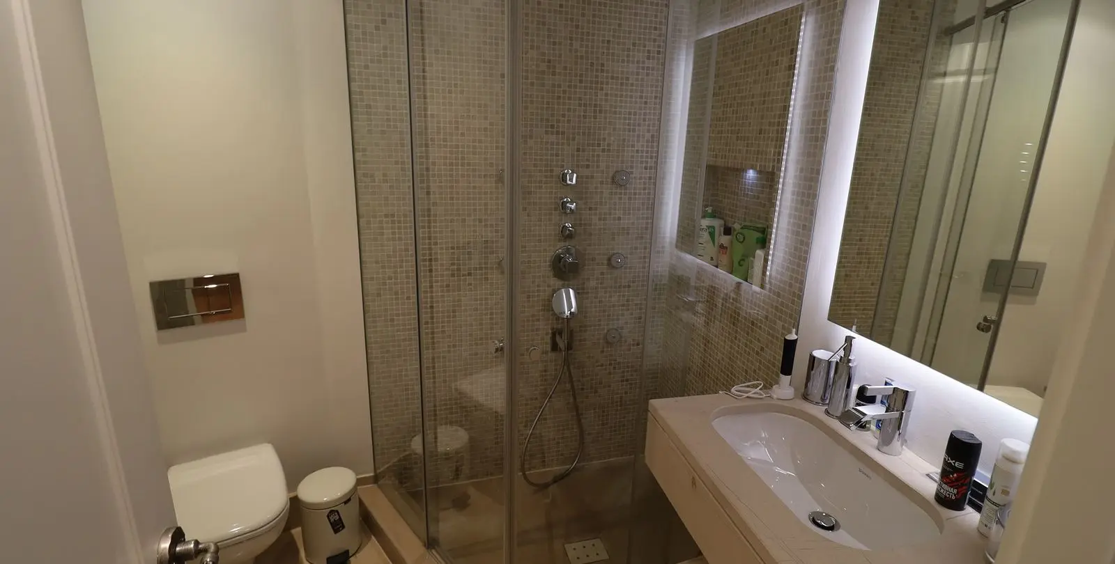 Venta de apartamento en planta baja en San Pedro de Alcántara 25
