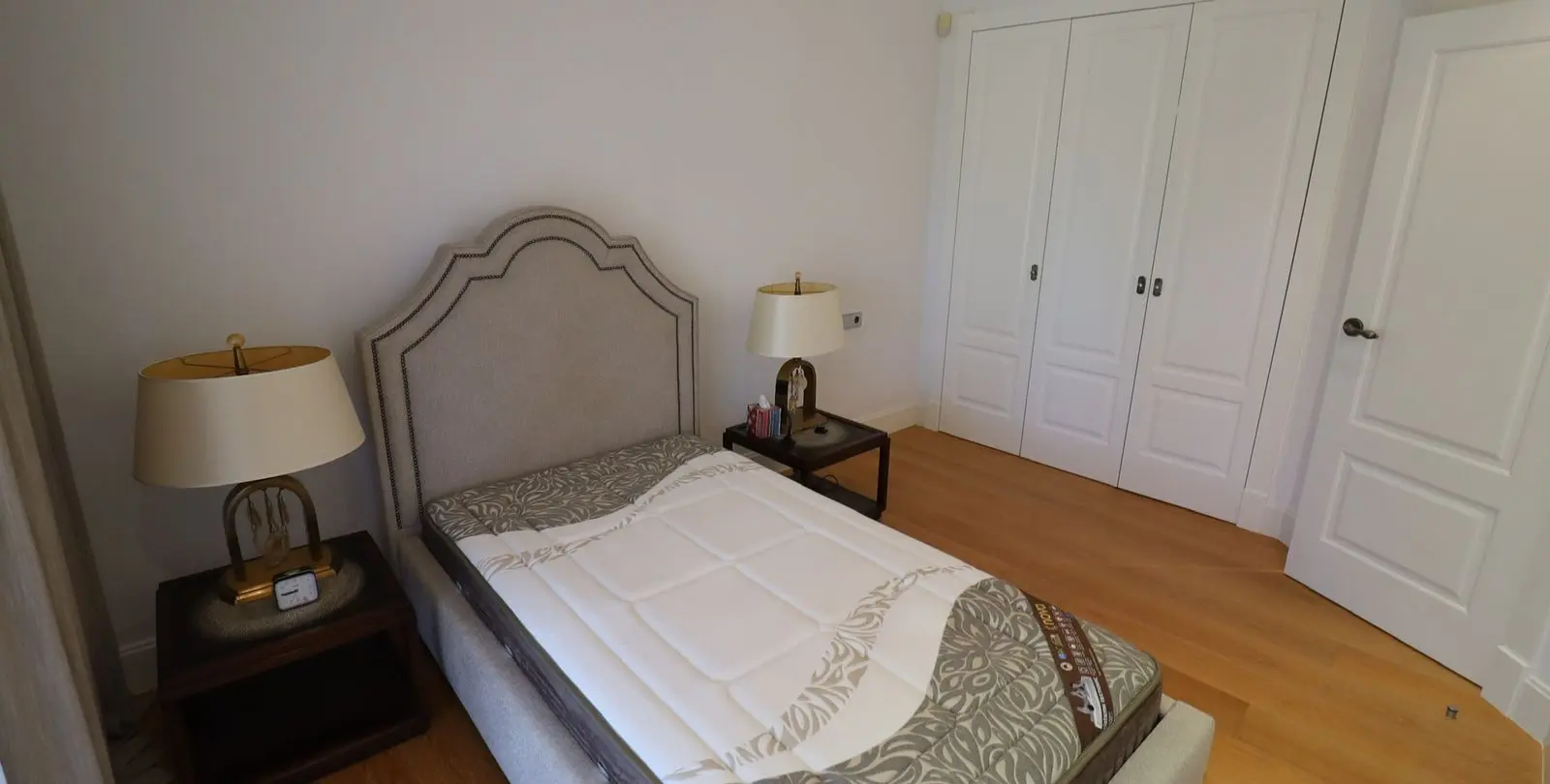 Venta de apartamento en planta baja en San Pedro de Alcántara 26