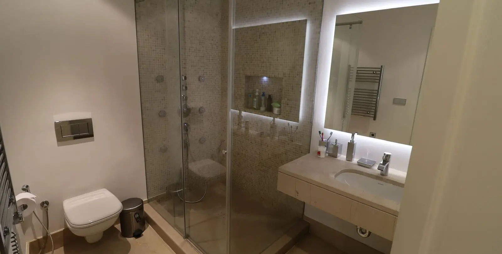 Venta de apartamento en planta baja en San Pedro de Alcántara 28