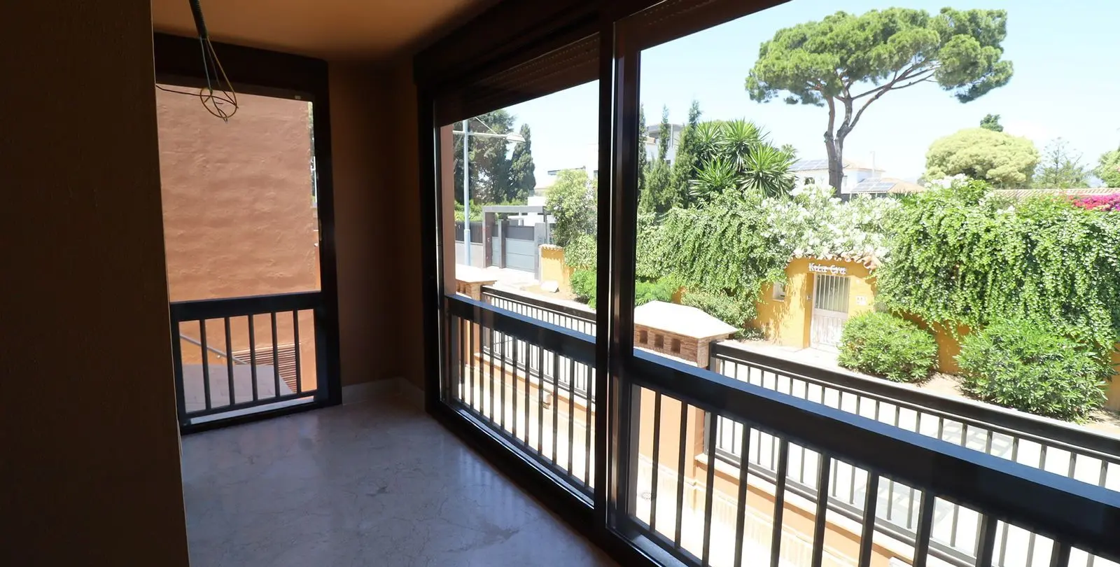 Venta de apartamento en planta baja en San Pedro de Alcántara 30