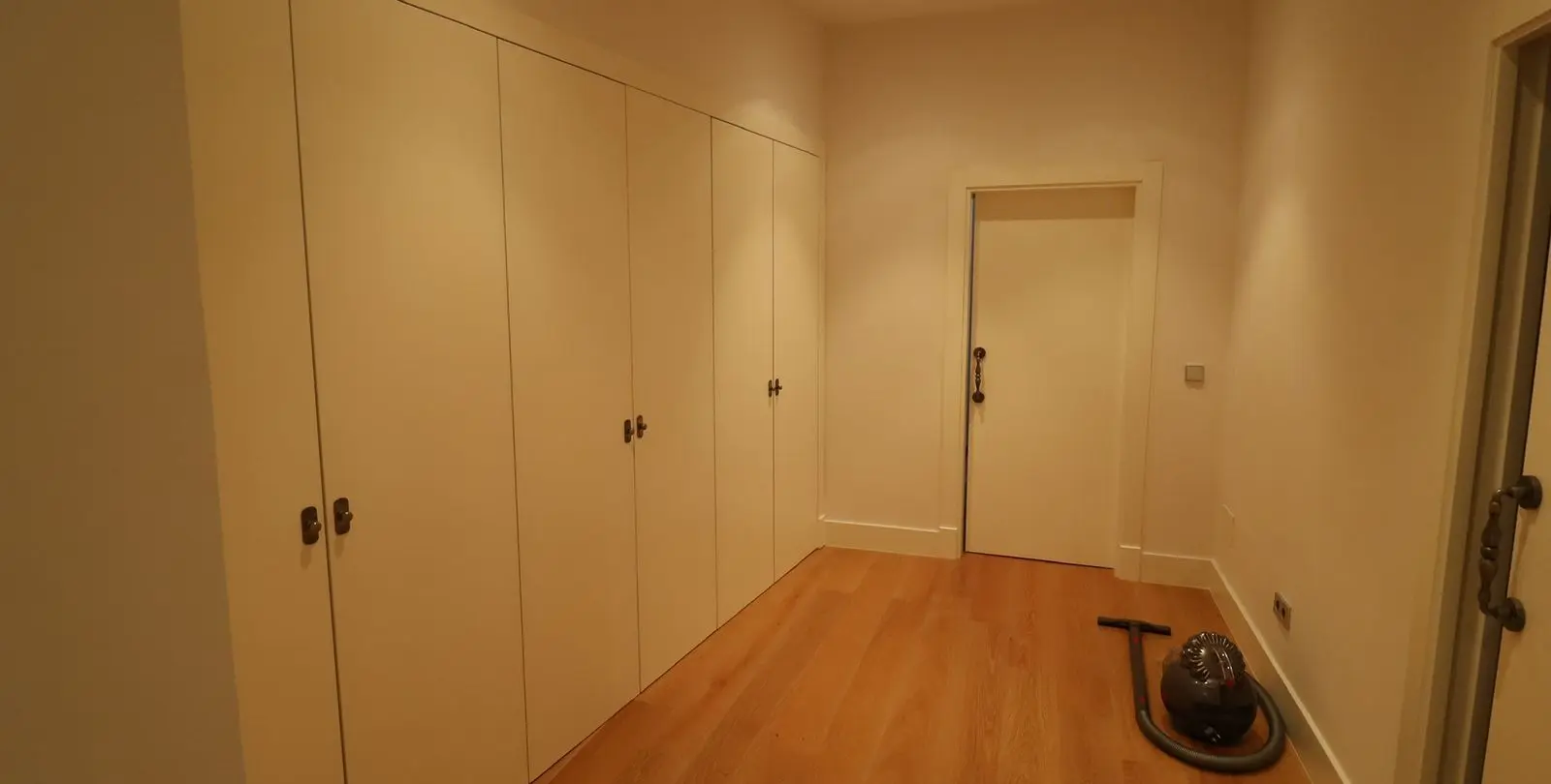 Venta de apartamento en planta baja en San Pedro de Alcántara 36