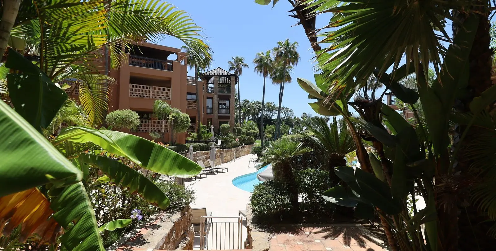 Venta de apartamento en planta baja en San Pedro de Alcántara 39