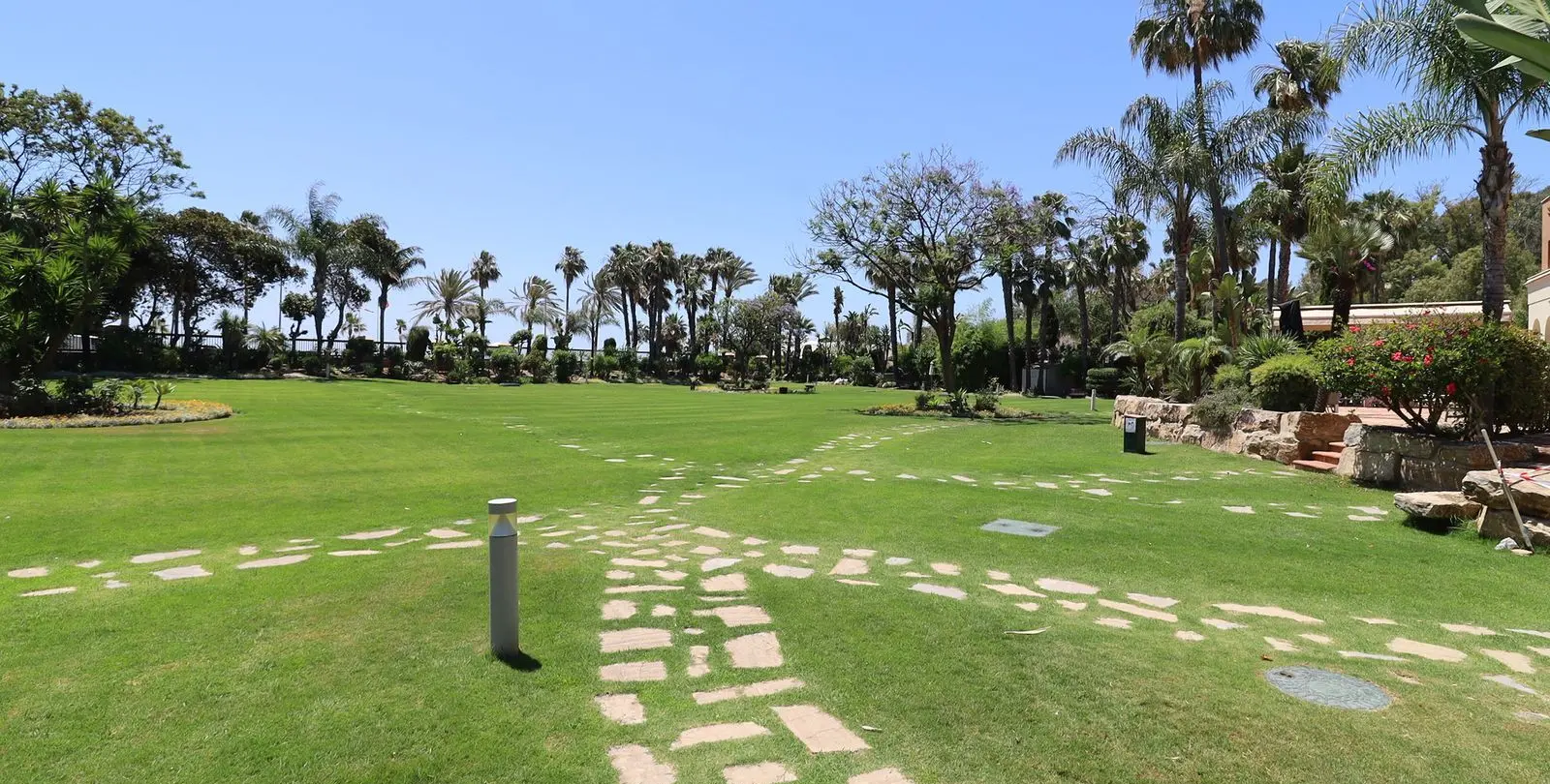 Venta de apartamento en planta baja en San Pedro de Alcántara 41