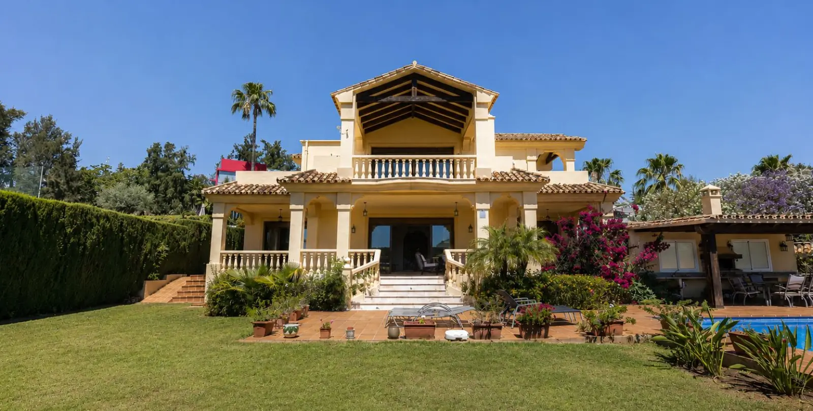 Продажа  отдельно стоящей виллы в La Quinta 3